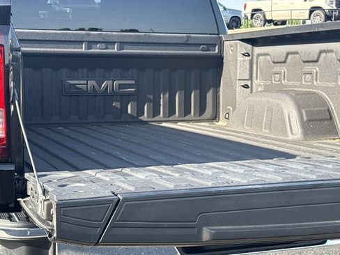 Used 2023 GMC Sierra 1500 SLT w/ SLT Premium Package AWD/4WD image 11