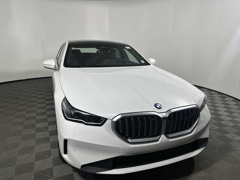 New 2026 BMW 530i xDrive w/ Premium Package image 6
