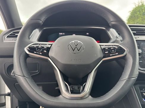 Used 2022 Volkswagen Tiguan SE R-Line AWD/4WD image 7