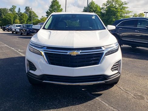 Used 2023 Chevrolet Equinox LT w/ Driver Convenience Package image 2