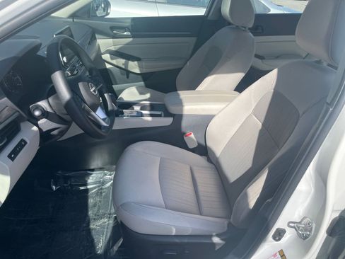 Used 2025 Nissan Altima 2.5 SV image 24