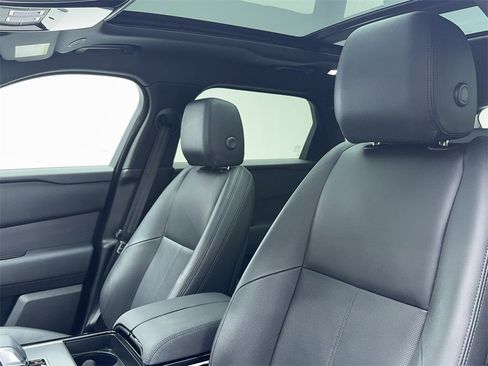 Used 2025 Land Rover Range Rover Velar Dynamic SE image 39