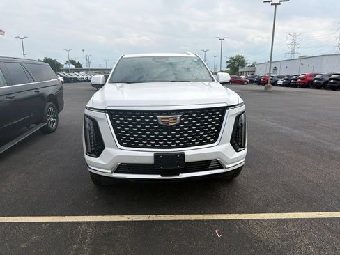 Used 2025 Cadillac Escalade ESV Premium Luxury AWD/4WD image 6