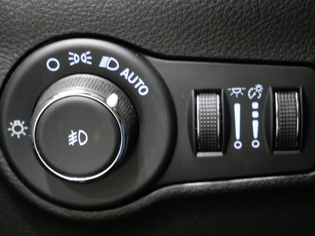 Used 2022 Jeep Compass Limited w/ Elite Group AWD/4WD image 15
