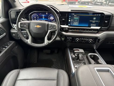 Used 2022 Chevrolet Silverado 1500 LTZ w/ LTZ Premium Package image 16