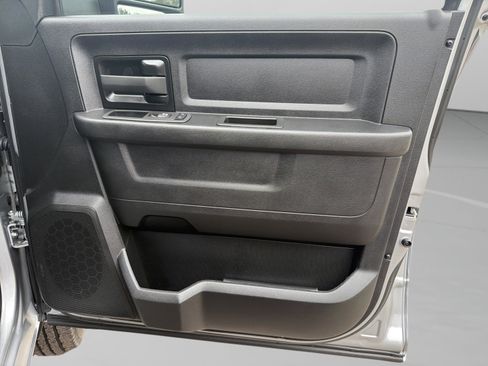 Used 2024 RAM 2500 Tradesman w/ Chrome Appearance Group image 28