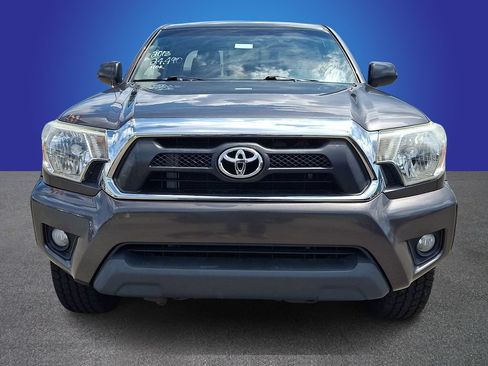 Used 2013 Toyota Tacoma 4x4 Access Cab V6 w/ TRD Off-Road Pkg image 2