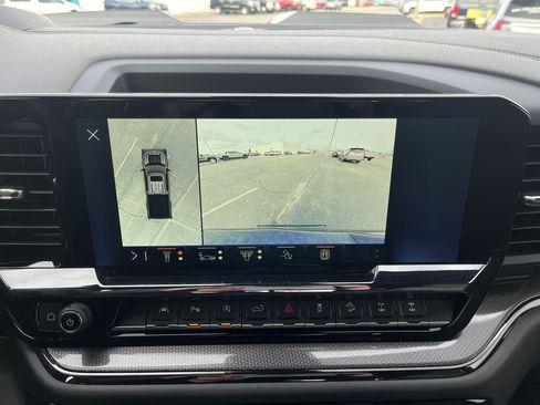 Used 2025 Chevrolet Silverado 1500 ZR2 w/ Technology Package image 30