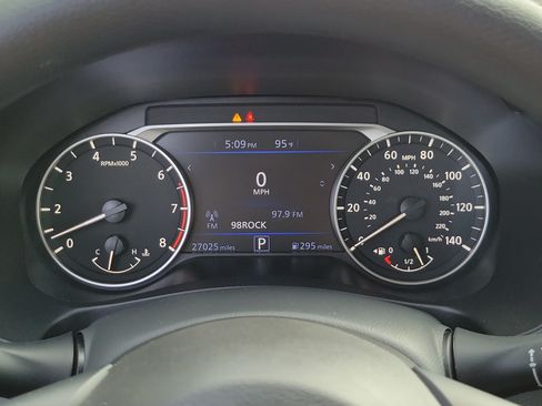 Used 2025 Nissan Altima 2.5 SV FWD image 27