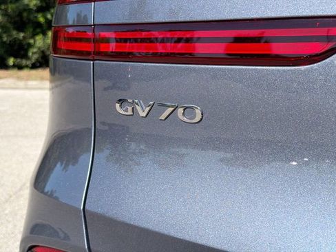 Used 2026 Genesis GV70 2.5T Advanced image 11