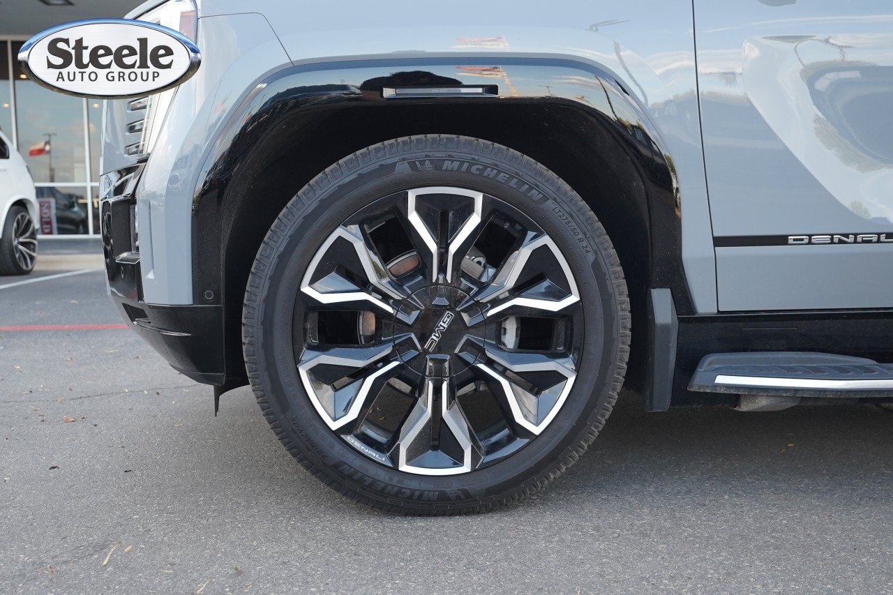Used 2025 GMC Sierra EV Denali AWD/4WD image 28