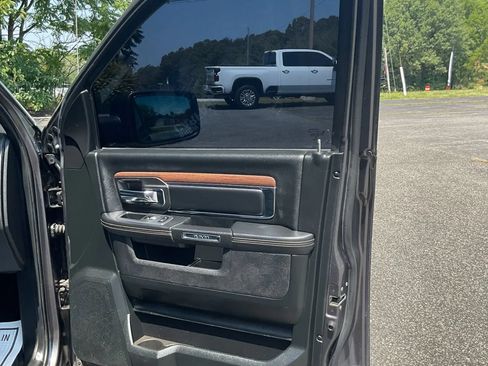 Used 2018 RAM 1500 Laramie w/ Convenience Group AWD/4WD image 36