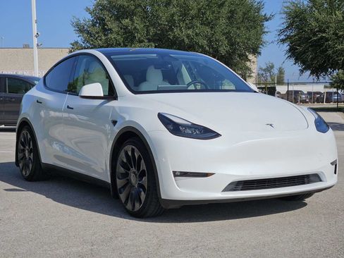 Used 2022 Tesla Model Y Performance AWD/4WD image 3