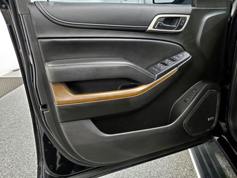 Used 2020 GMC Yukon Denali w/ Denali Ultimate Black Edition image 12