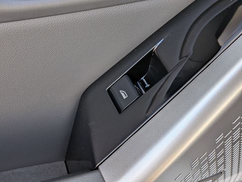 New 2026 BMW 530i xDrive w/ Premium Package image 29