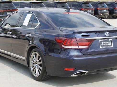 Used 2017 Lexus LS 460 image 8