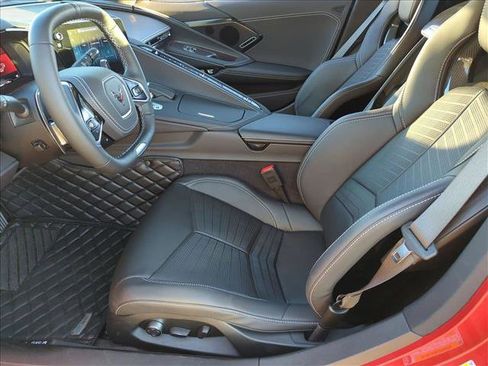Used 2025 Chevrolet Corvette Z06 RWD image 16