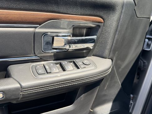 Used 2014 RAM 1500 Laramie RWD image 22