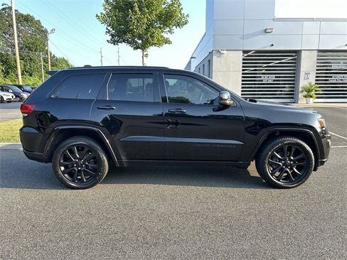 Certified 2020 Jeep Grand Cherokee Altitude image 9