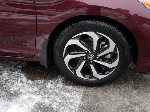 Used 2016 Honda Accord EX image 9