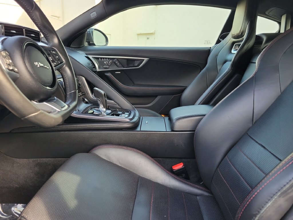 Used 2020 Jaguar F-TYPE Coupe RWD image 18