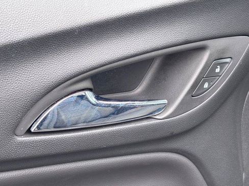 Used 2023 Chevrolet Equinox LT FWD image 18
