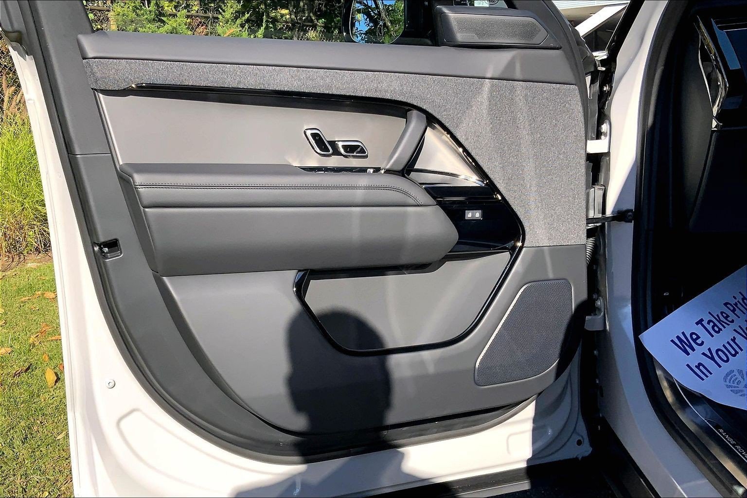 New 2027 Land Rover Range Rover Sport SE AWD/4WD image 10
