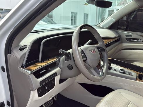 Used 2023 Cadillac Escalade ESV Sport Platinum w/ LPO, ONYX Package AWD/4WD image 15