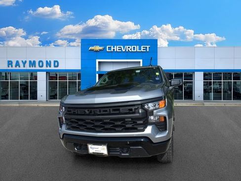Used 2024 Chevrolet Silverado 1500 Custom Trail Boss w/ Dark Appearance Package AWD/4WD image 6