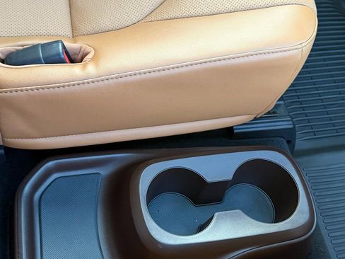 Used 2022 Toyota Highlander Platinum image 26