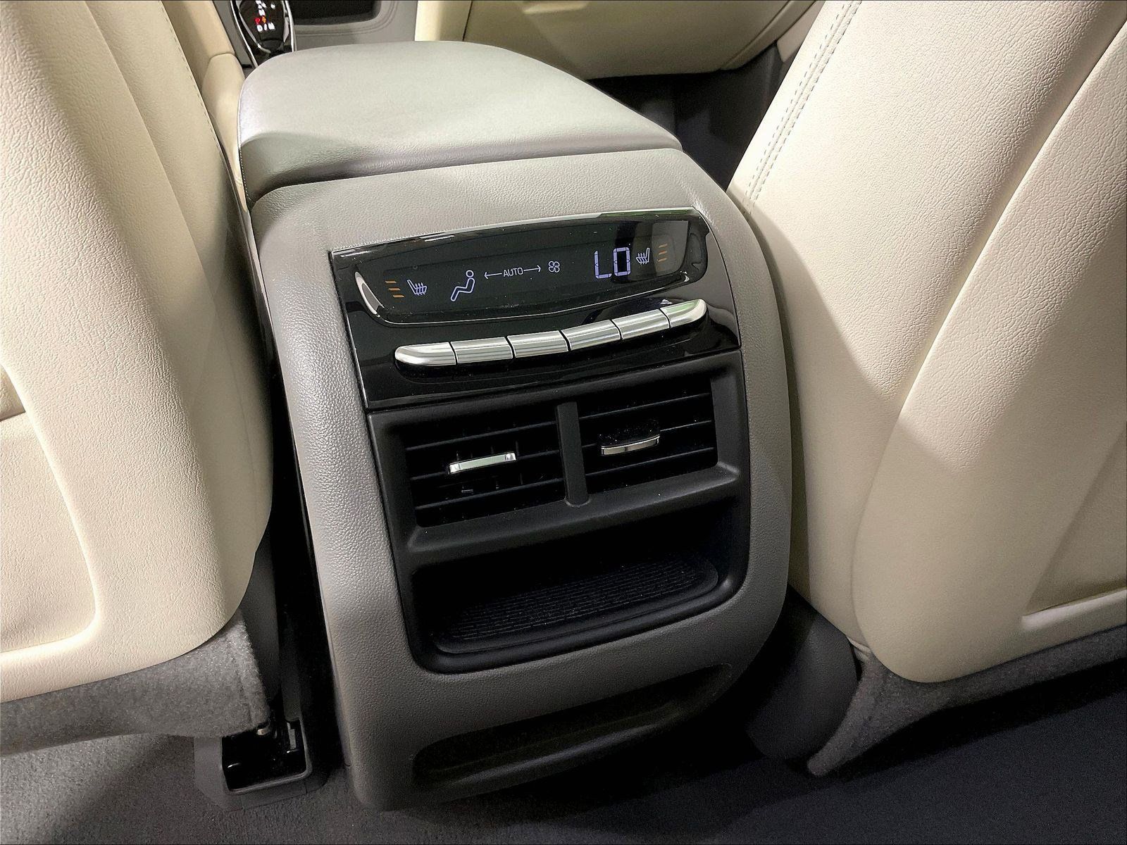 Used 2020 Cadillac XT5 Premium Luxury AWD/4WD image 10