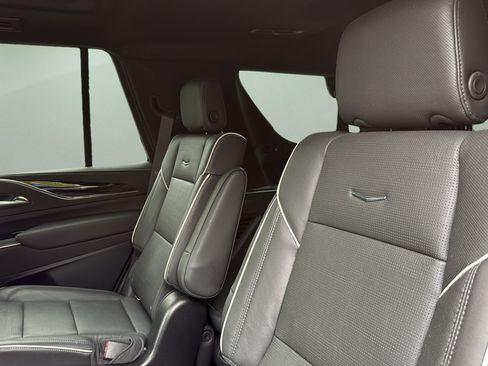 Used 2021 Cadillac Escalade Sport w/ Driver Assist Tech Package AWD/4WD image 14