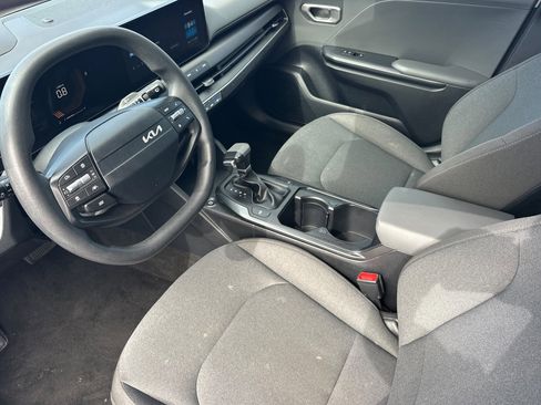 Used 2025 Kia K4 FWD image 9