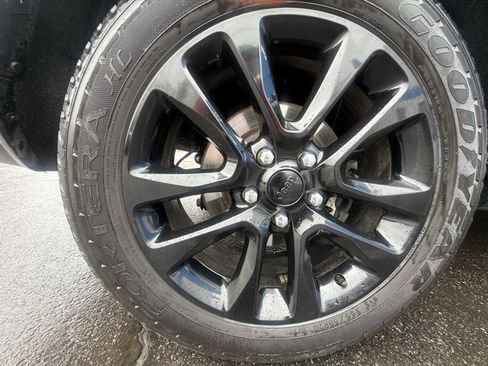 Used 2020 Jeep Grand Cherokee Altitude image 11