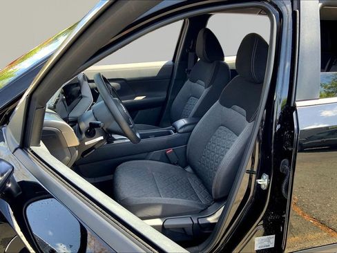 Used 2025 Nissan Kicks SV image 15