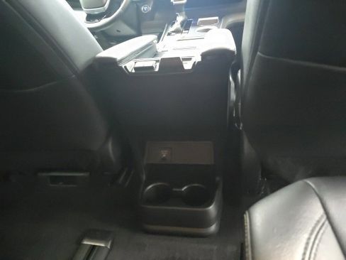 Certified 2023 Toyota Sienna XLE Woodland Edition image 9