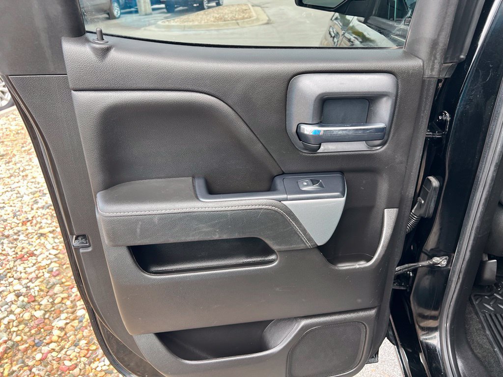 Used 2018 Chevrolet Silverado 1500 LT AWD/4WD image 19