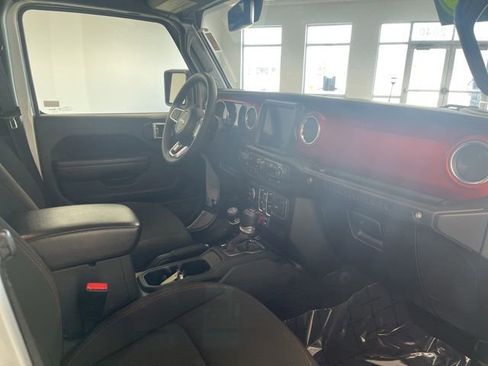 Used 2023 Jeep Wrangler Unlimited Rubicon image 24