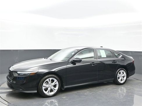 Certified 2025 Honda Accord LX image 2