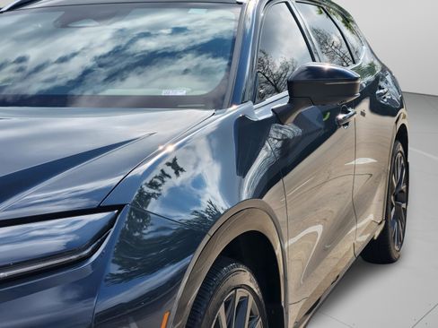 Used 2025 Toyota Crown Signia w/ Advanced Technology Package image 4