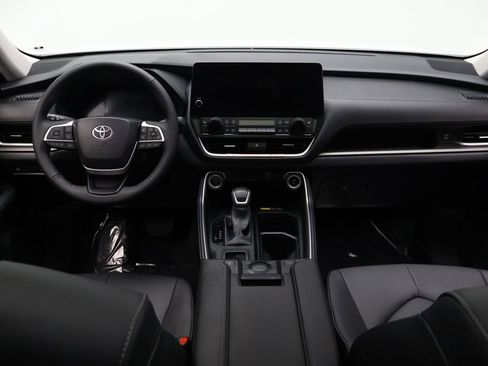 Certified 2025 Toyota Grand Highlander FWD image 24