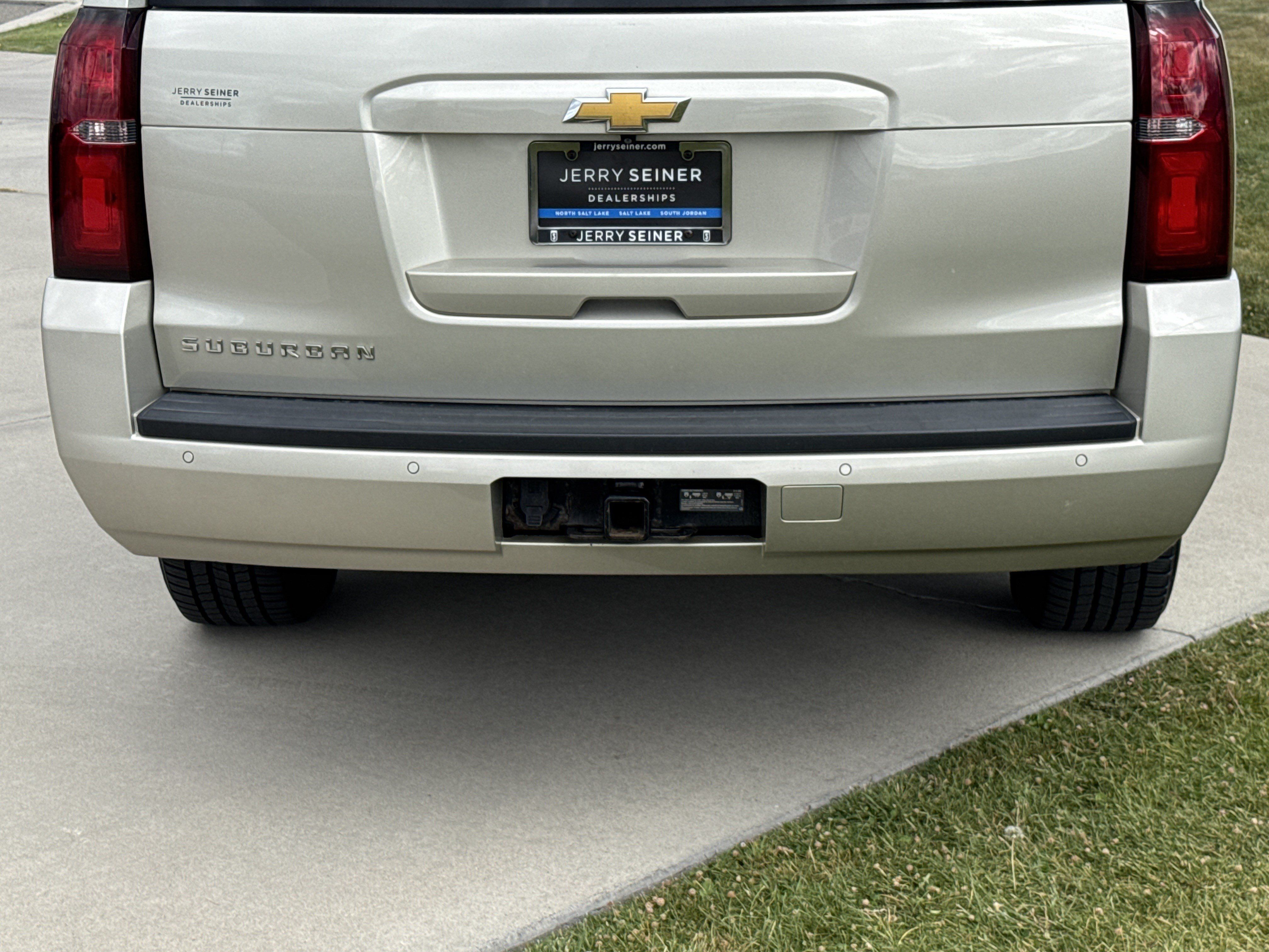 Used 2015 Chevrolet Suburban LT AWD/4WD image 15