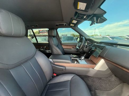 Used 2025 Land Rover Range Rover SE AWD/4WD image 21