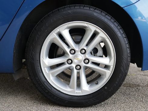 Used 2018 Chevrolet Cruze LT w/ Convenience Package FWD image 33