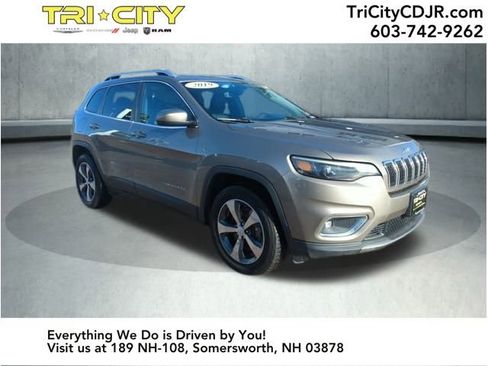 Used 2019 Jeep Cherokee Limited w/ Trailer Tow Group image 7