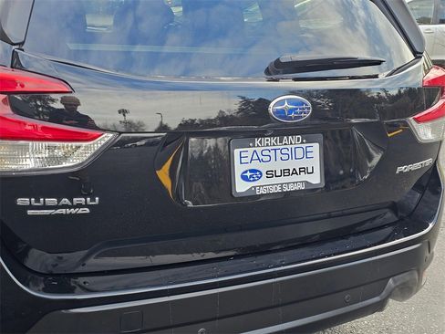 Used 2023 Subaru Forester Limited image 15