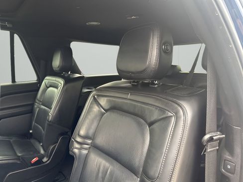 Used 2019 Lincoln Navigator L Reserve image 19