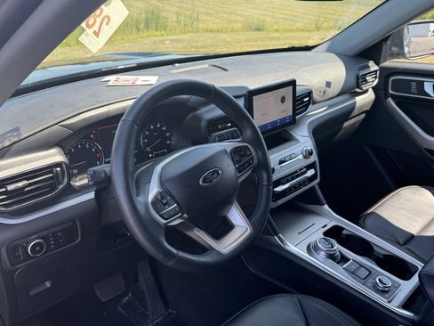 Used 2023 Ford Explorer XLT w/ Equipment Group 202A image 13