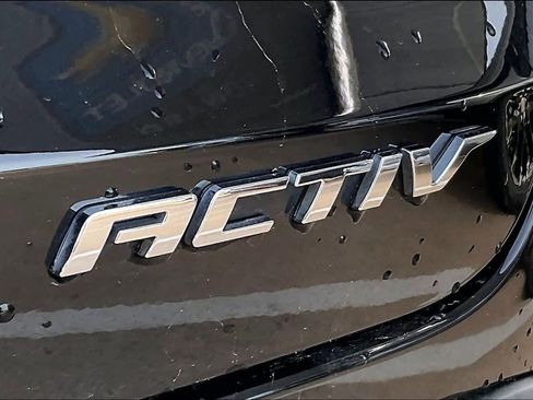 Used 2024 Chevrolet Trax ACTIV w/ Sunroof Package image 11