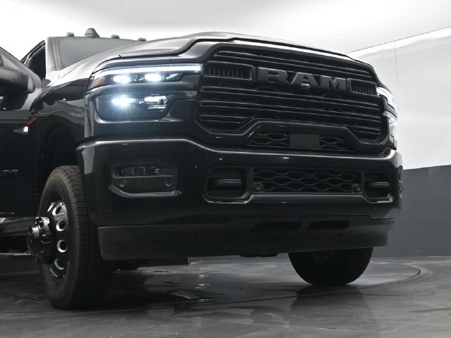 New 2026 RAM 3500 Laramie AWD/4WD image 69
